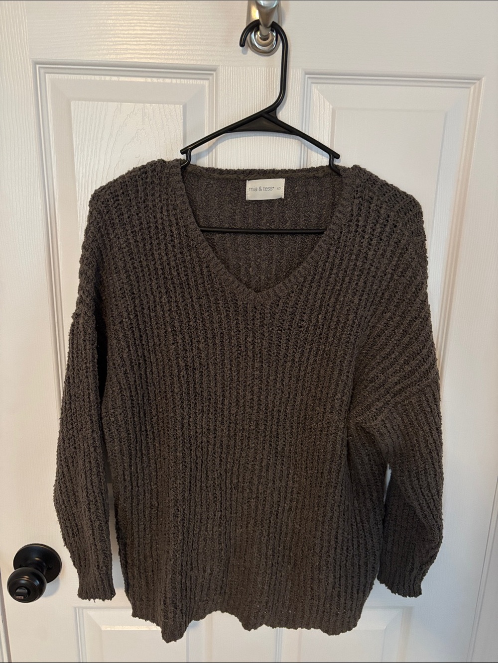Mia & Tess Green Super Soft V-Neck Sweater